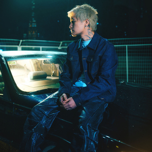 转载欧洲裸体男模特
